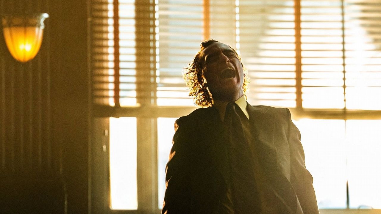 Jedną z największych kasowych porażek ostatnich lat dziś obejrzysz na Netflix. Tylko 31% krytyków poleca kontynuację hitu z Joaquinem Phoenixem, źródło grafiki: Joker 2, Todd Phillips, Warner Bros., 2024.