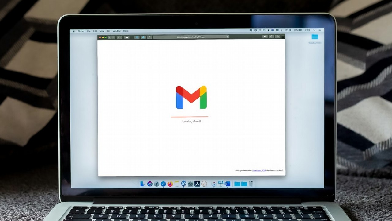 Gmail dostał jedną z najbardziej wyczekiwanych funkcji od lat, ale mało kto z niej skorzysta, źródło grafiki: Solen Feyissa; Unsplash.com; 2020.
