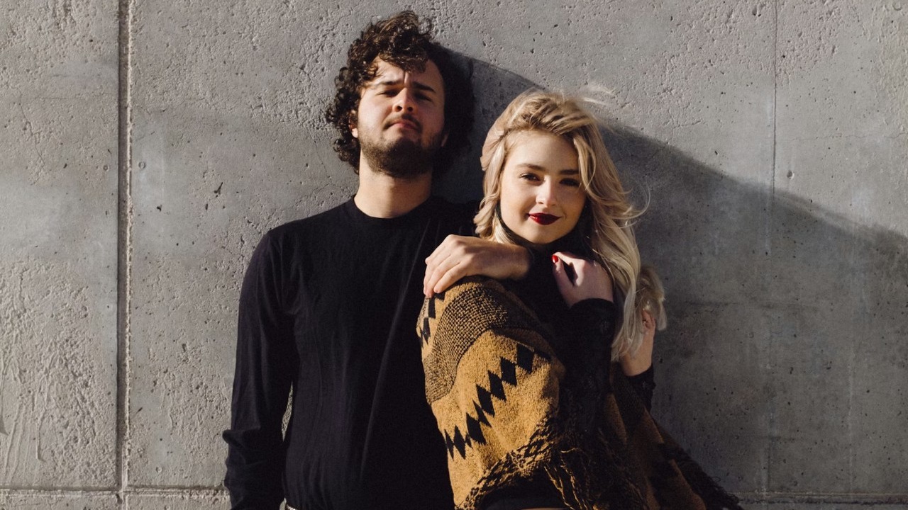 Pokolenie Z odwraca się od świata cyfrowego i napędza rozwój analogowej gospodarki wartej miliardy dolarów, źródło grafiki: Wesley Tingey; Unsplash.com; 2022.