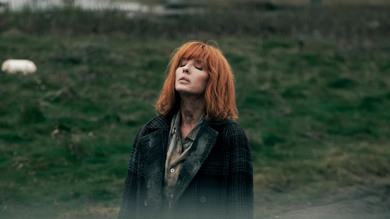 Hit na SkyShowtime to thriller z gwiazdą Yellowstone i 100% na Rotten Tomatoes. Kryminalna nowość zdominowała listę przebojów, ale podzieliła widzów, źródło grafiki: Under Salt Marsh, Claire Oakley, SkyShowtime, 2026.
