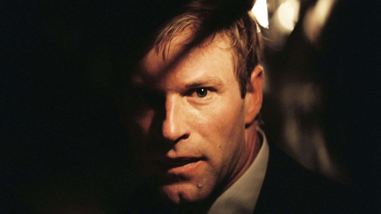 Ma tylko 17% na Rotten Tomatoes, a i tak jest w top 10 Netflixa. Mroczny thriller z gwiazdorską obsadą przyciągnął Polaków, źródło grafiki: Sprawca Zero, E. Elias Merhige, Paramount Pictures, 2024.