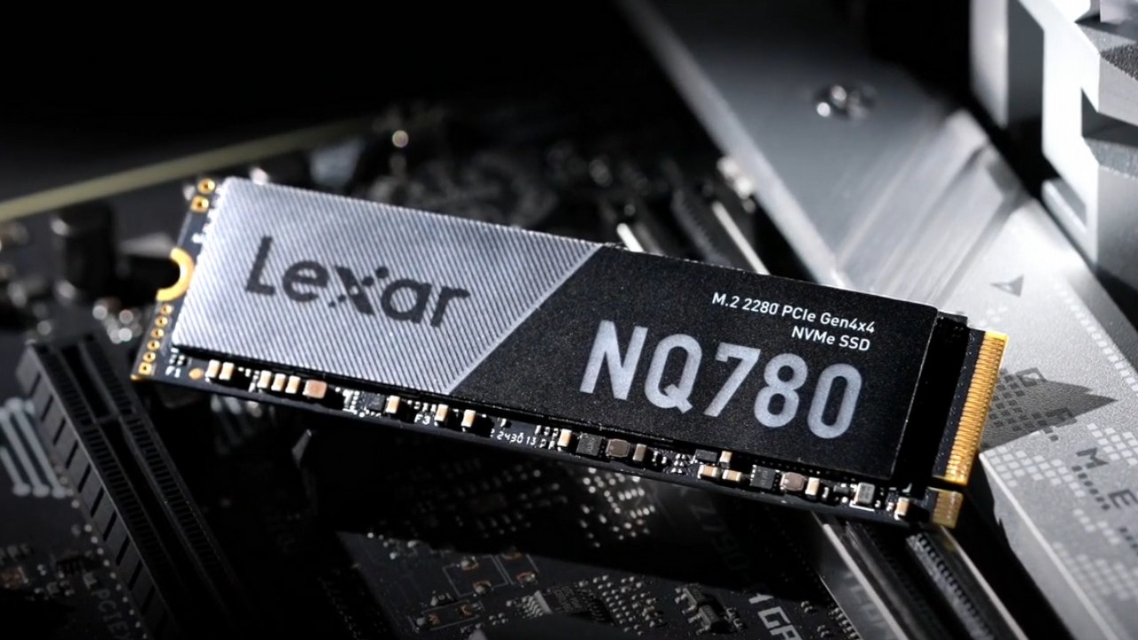 Pojemność SSD ważniejsza niż pamięć RAM. Gracze PC jasno pokazali swoje priorytety, źródło grafiki: YouTube: Lexar; 2025.