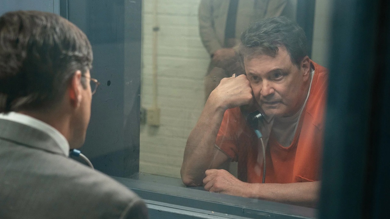 Natychmiastowy hit streamingu. Po 3 latach, fani thrillerów mogą obejrzeć na Netflixie 8-częściowy serial HBO Max, który poleca 92% krytyków, źródło grafiki: Schody, Antonio Campos, HBO Max, 2022.