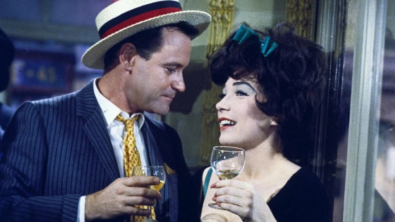 Ma 63 lata i był jednym z najbardziej dochodowych filmów. To ostatnia szansa, żeby na Prime Video obejrzeć hit z niezapomnianym trio, źródło grafiki: Słodka Irma, Billy Wilder, United Artists, 1963.