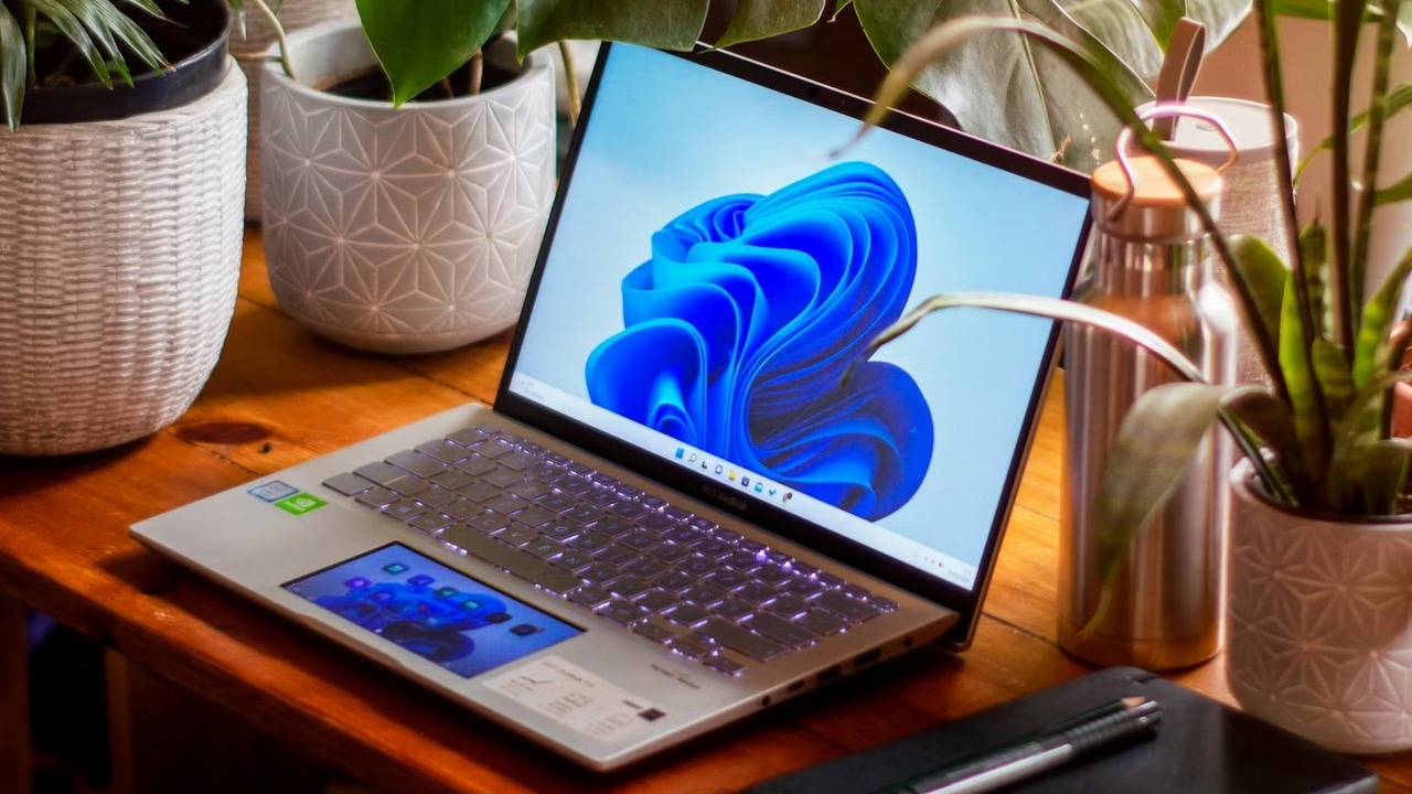 Microsoft ratuje Windowsa 11. Inicjatywa Windows K2 obiecuje nowe Menu Start, brak reklam i szybsze działanie, źródło grafiki: Rui Silvestre; Unsplash.com; 2022.