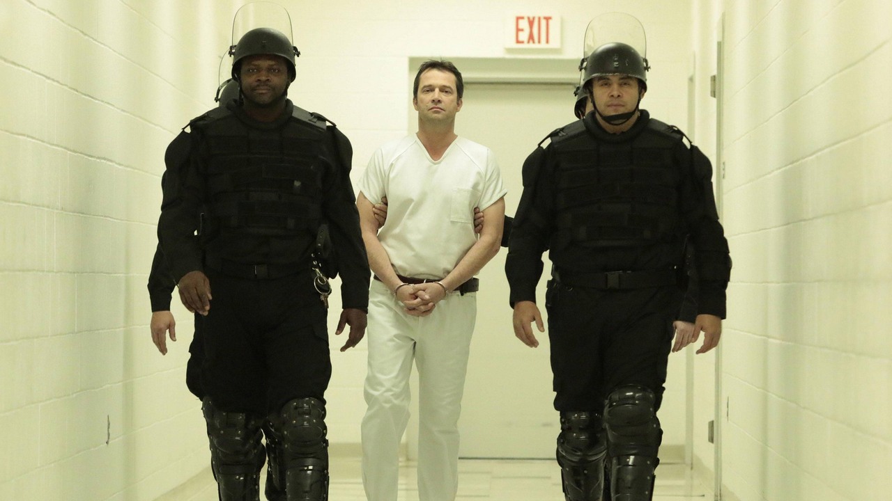 Ma 45 wciągających odcinków i właśnie wjechał na Prime Video. Pełen napięcia kryminalny thriller psychologiczny idealny na weekendowy maraton, źródło grafiki: The Following, Kevin Williamson, Warner Bros., 2012.