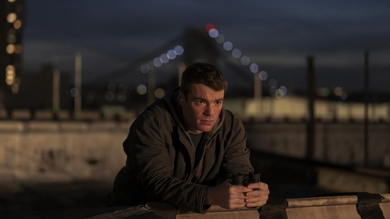 Netflix kończy jeden ze swoich największych hitów - 4. sezon lubianego thrillera będzie ostatni, źródło grafiki: Nocny agent, Shawn Ryan, Netflix, 2023.