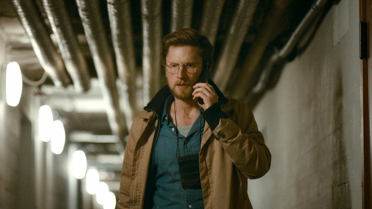 Dziś najważniejsza premiera Netflixa w tym tygodniu. Polecany przez 100% krytyków thriller kryminalny powraca z nowym 6-odcinkowym sezonem, źródło grafiki: The Chestnut Man: Hide and Seek, Milad Alami, Netflix, 2026.