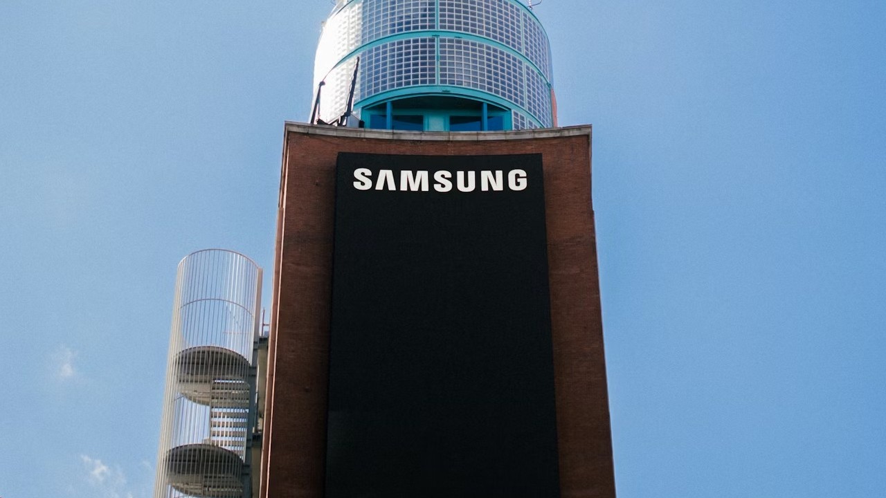 Samsung wkrótce strąci Teslę z listy 10 najbardziej wartościowych firm na giełdzie. To pierwszy producent RAM warty bilion dolarów, źródło grafiki: Francesco Zivoli; Unsplash.com; 2022.