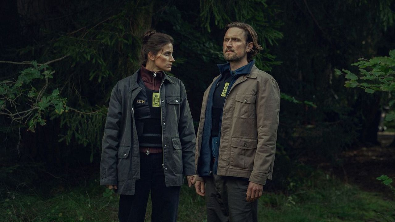 W ten weekend obejrzysz aż 5 nowych thrillerów. Kryminalne i szpiegowskie hity idealne na serialowy maraton, źródło grafiki: The Chestnut Man: Hide and Seek, Milad Alami, Netflix, 2026.