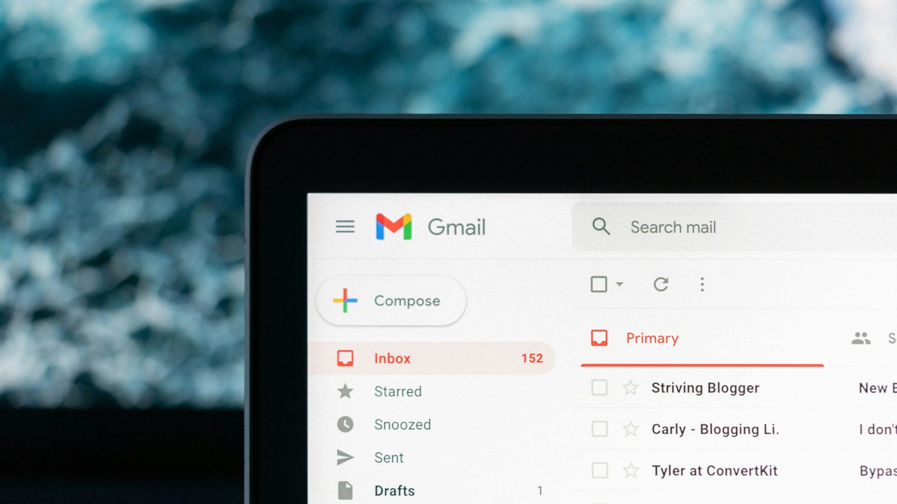 Gmail kończy z automatycznym rozdawaniem 15 GB. Nowi użytkownicy z warunkową blokadą, źródło grafiki: Unsplash / Justin Morgan.