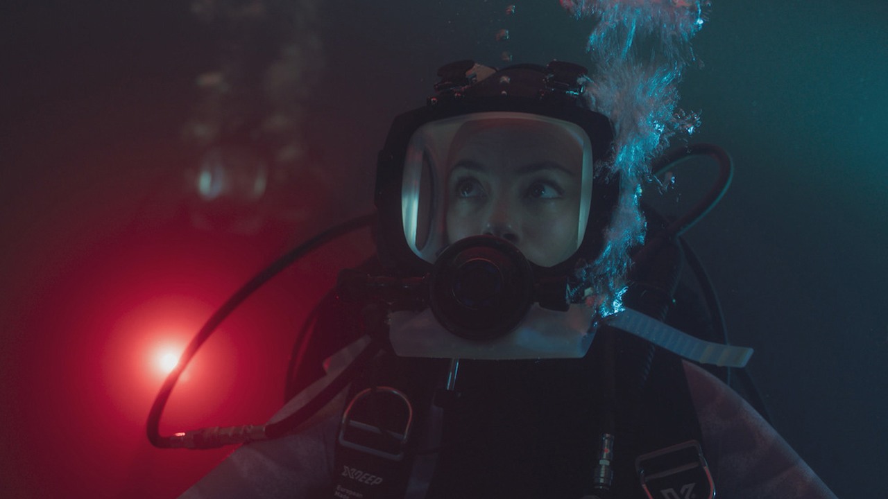 102 miliony wyświetleń: film, który pobił rekordy na Netflixie, już kręci sequel i szykuje poważną zmianę, źródło grafiki: Rekiny w Sekwanie, Xavier Gens, Netflix, 2024.