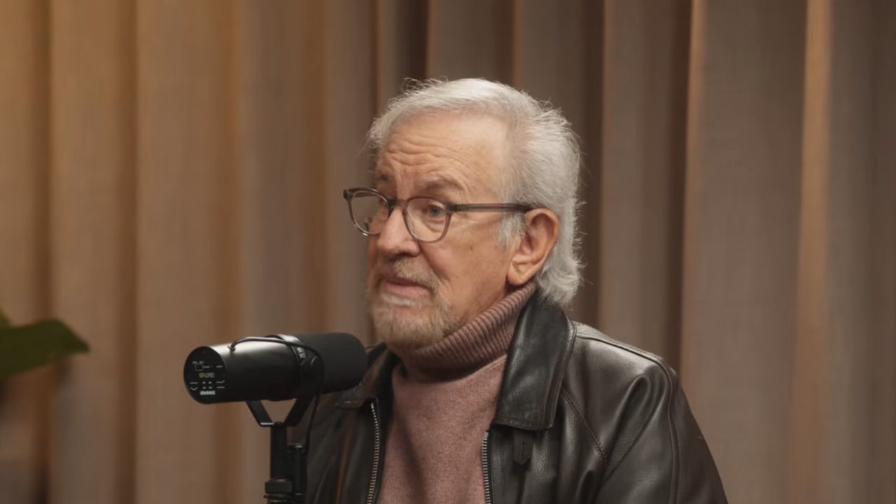 Steven Spielberg stawia twardą granicę sztucznej inteligencji: „Nie mów mi, jak mam pisać dialogi. Duszy nie da się zastąpić”, źródło grafiki: YouTube; 2026; screen z kanału Michelle Obama i Higher Ground Productions.