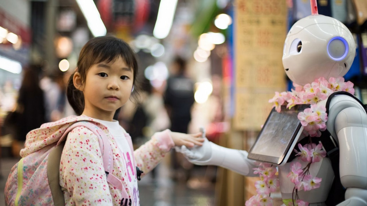 W Chinach chcą, aby humanoidalne roboty wykonywały prace domowe. Problem polega na tym, że dom to nie fabryka, źródło grafiki: Andy Kelly; Unsplash.com; 2017.