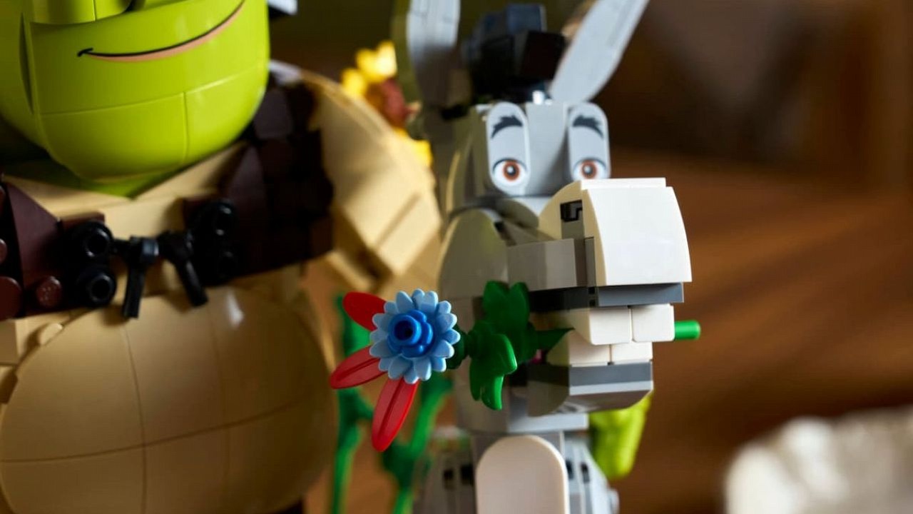 O taki zestaw fani LEGO błagali od lat i w końcu jest. Z klocków zbudujemy wkrótce Shreka i jego przyjaciół, źródło grafiki: LEGO.