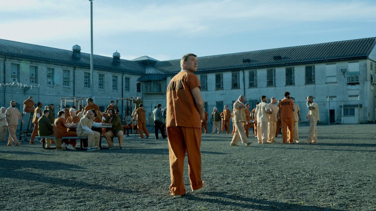 Tylko 2 tygodnie dzielą nas od premiery nowego serialu kryminalnego Netflixa na podstawie thrillera Harlana Cobena. 8 pełnych napięcia odcinków z Samem Worthingtonem, źródło grafiki: Za wszelką cenę, Robert Hull, Netflix, 2026.