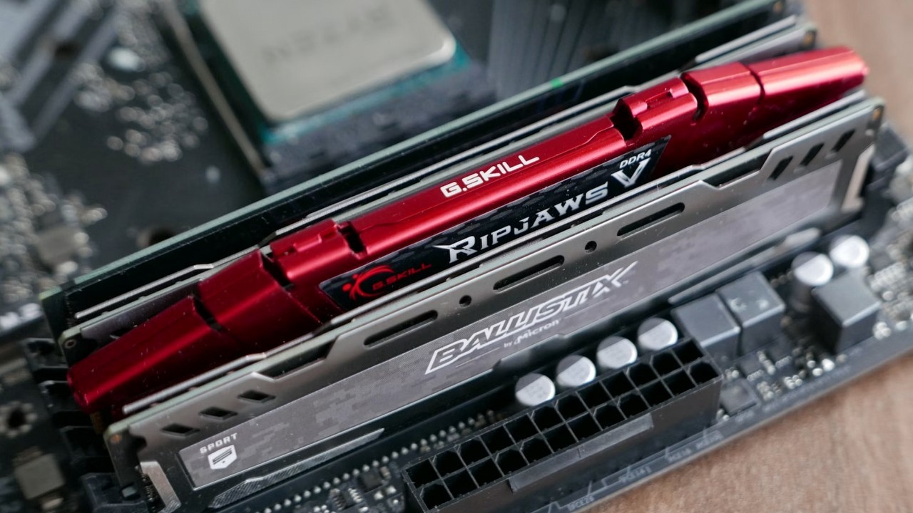 Branża szykuje się na „świat bez DDR5”? Producenci powracają do produkcji DDR4, źródło grafiki: Rémy; Unsplash.com; 2022.