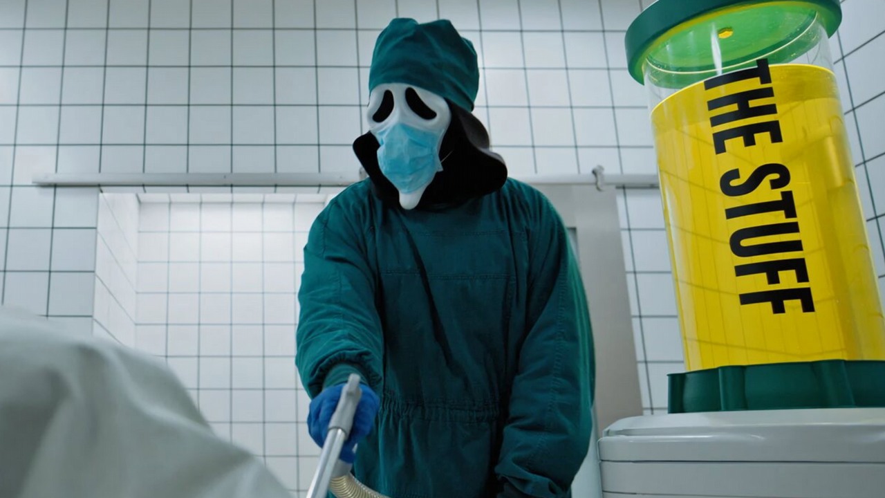 Powrót komediowego hitu sprzed 26 lat zakończył się klęską. Tylko 30% krytyków na Rotten Tomatoes poleca debiutującą dziś odsłonę popularnego cyklu, źródło grafiki: Straszny film, Michael Tiddes, Paramount, 2026.