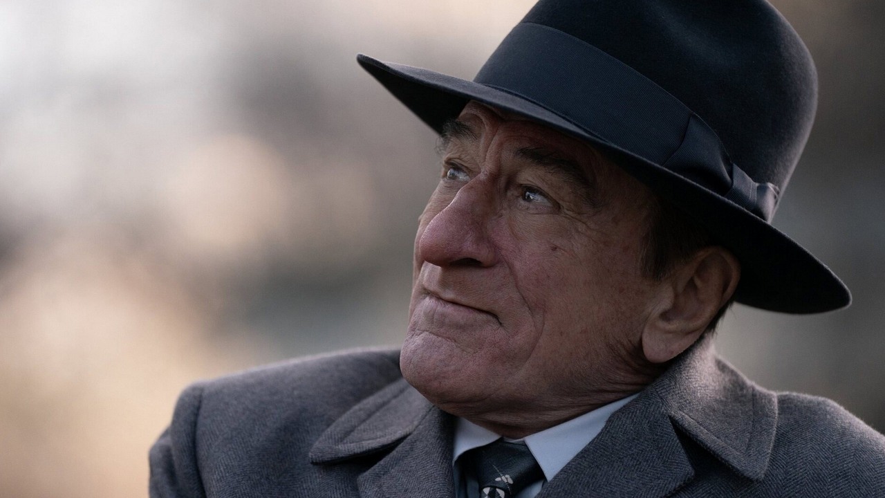Ledwie wleciał na Netflixa, a już jest hitem. Ubiegłoroczny kryminał z Robertem De Niro podbija platformę, choć poleca go tylko 39% krytyków, źródło grafiki: The Alto Knights, Barry Levinson, Warner Bros., 2025.