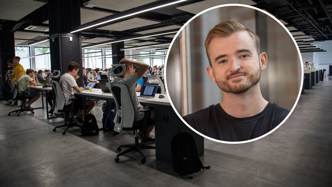 Firma wypróbowała czterodniowy tydzień - po trzech miesiącach szef jest zaskoczony wynikiem, źródło grafiki: Alex Kotliarskyi; Unsplash.com; 2017 / LinkedIn.