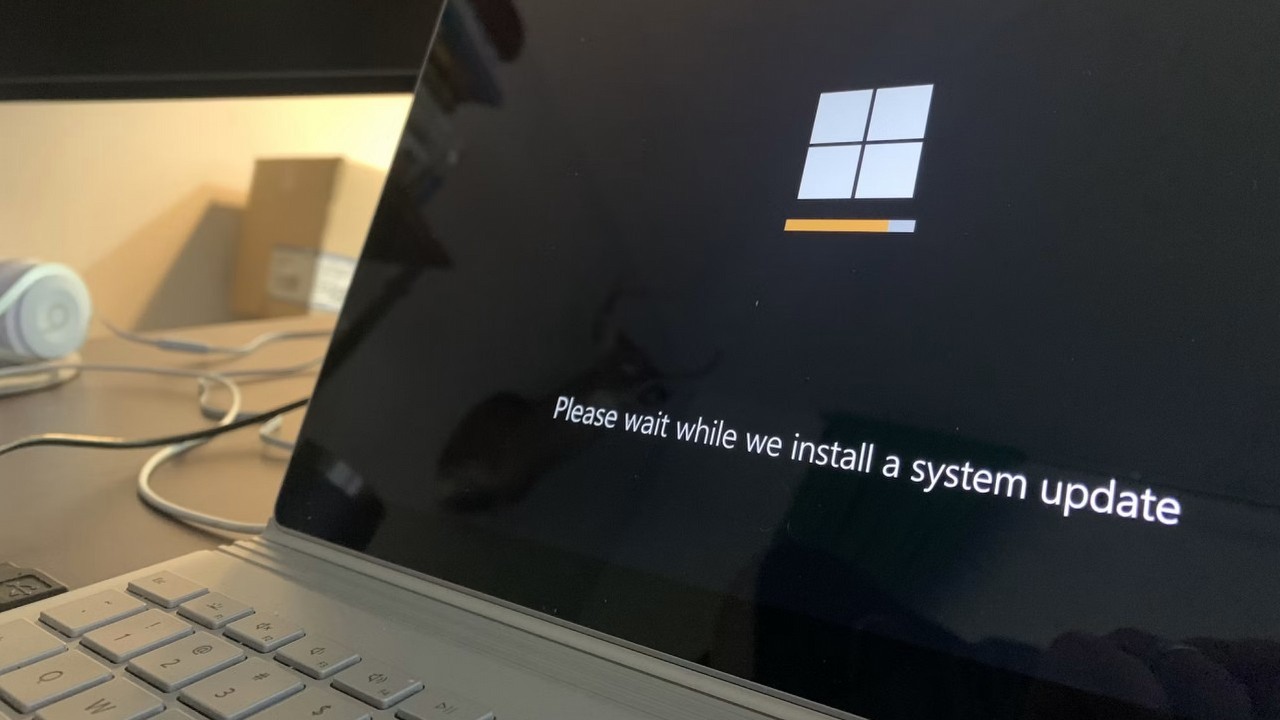 Najnowsza aktualizacja Windowsa 11 zepsuła Kosz i OneDrive’a, a do tego może powodować problemy ze stabilnością komputera, źródło grafiki: Clint Patterson; Unsplash.com; 2021.