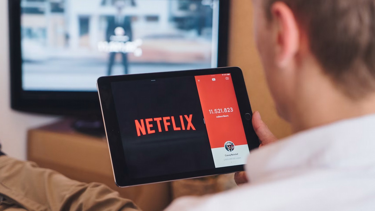 Widzowie coraz rzadziej zostają z serialami Netflixa na dłużej. Drugi sezon pokazuje skalę problemu, źródło grafiki: Ubsplash.com / CardMapr.nl / 2019.