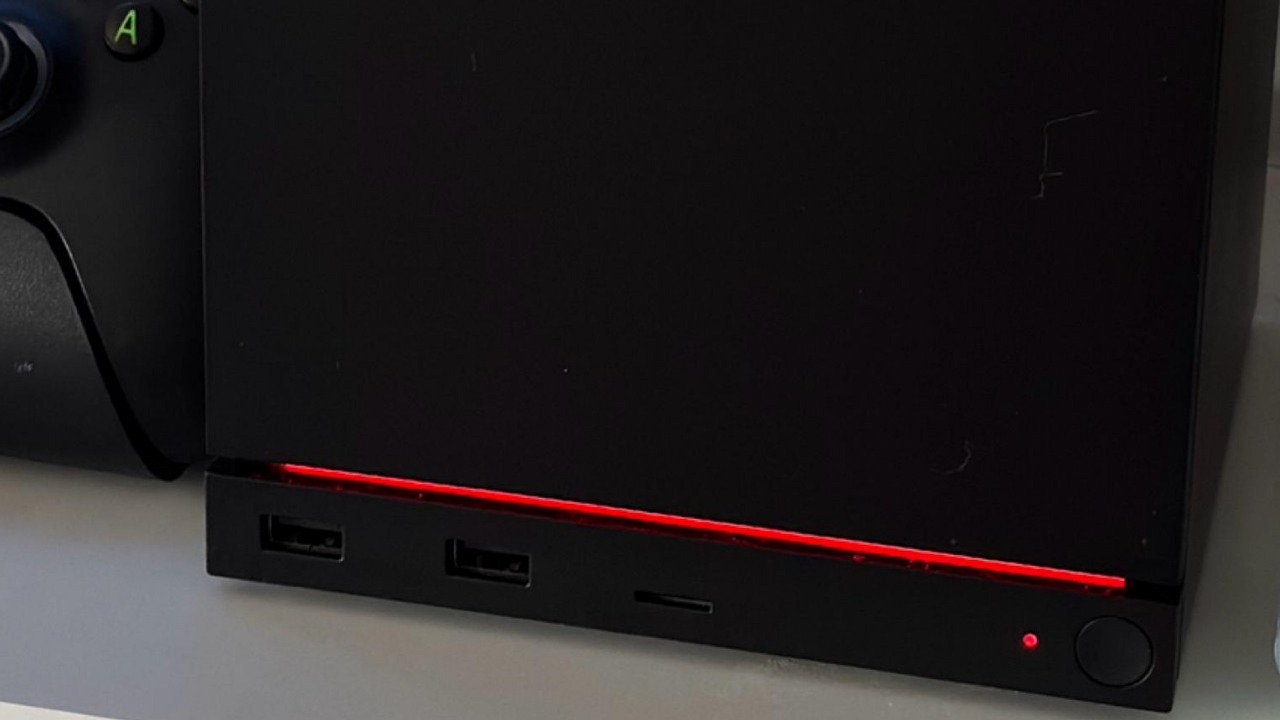 Czerwona kontrolka Steam Machine zapala się wcześniej niż powinna, więc Valve podniesie limit temperatury, źródło grafiki: u/Pure-Outcome-5977; Reddit.