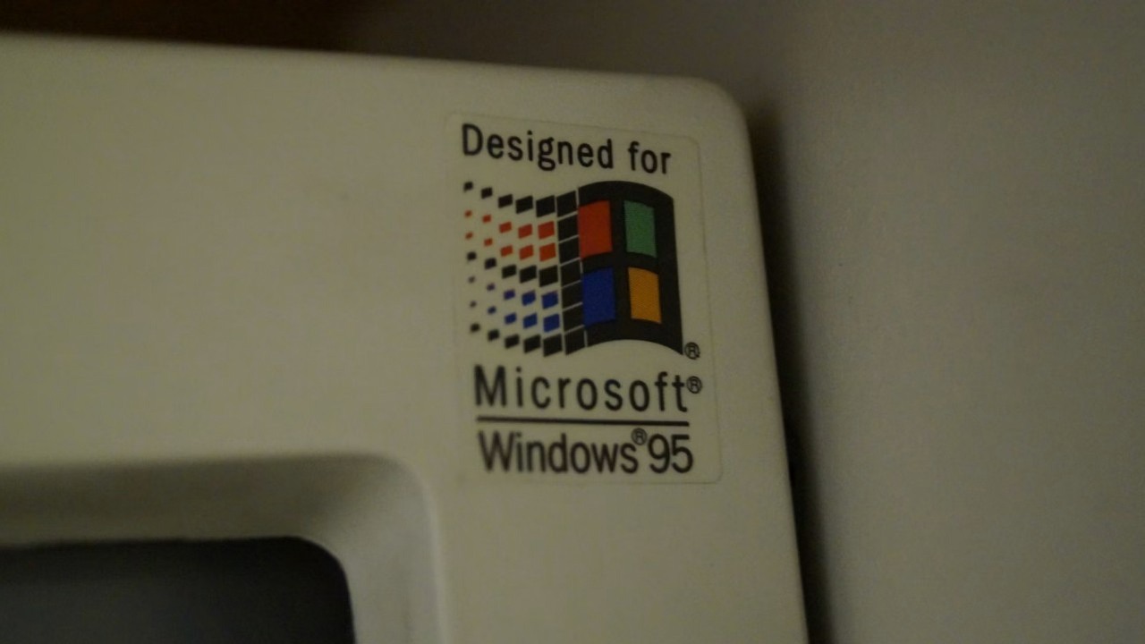 Windows 95 zgadywał, czy uruchamiasz instalator. Wszystko po to, by ratować system przed awarią, źródło grafiki: Nikita Zaitsev; Unsplash.com; 2020.