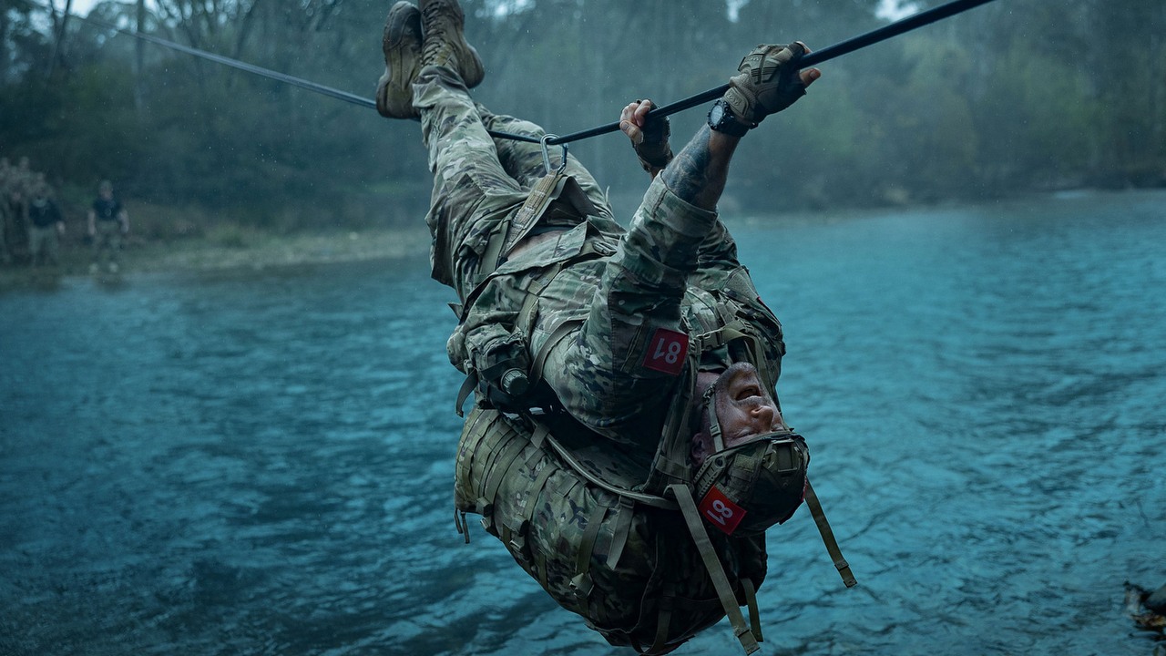 Najpopularniejszy film Netflixa w 2026 roku wyłoniony: to hit sci-fi z 147 milionami wyświetleń, źródło grafiki: War machine, Patrick Hughes, Netflix, 2026.