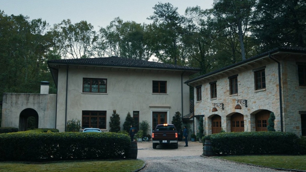 Znamy już najpopularniejszy serial Netflixa w 2026 roku: pojawił się znikąd i osiągnął 104 miliony wyświetleń, źródło grafiki: Zabójcza przyjaźń, Dee Johnson, Netflix, 2026.