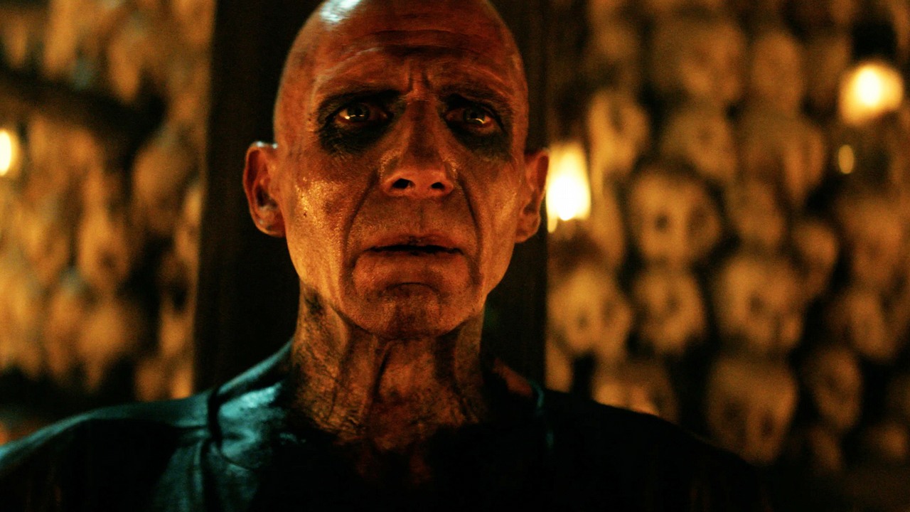 Mimo że poleca ją 91% krytyków, ta kontynuacja kultowej serii horrorów poniosła porażkę, a za 10 dni trafi na HBO Max, źródło grafiki: 28 lat później - Część 2: Świątynia kości, Nia DaCosta, Sony Pictures Releasing, 2026.