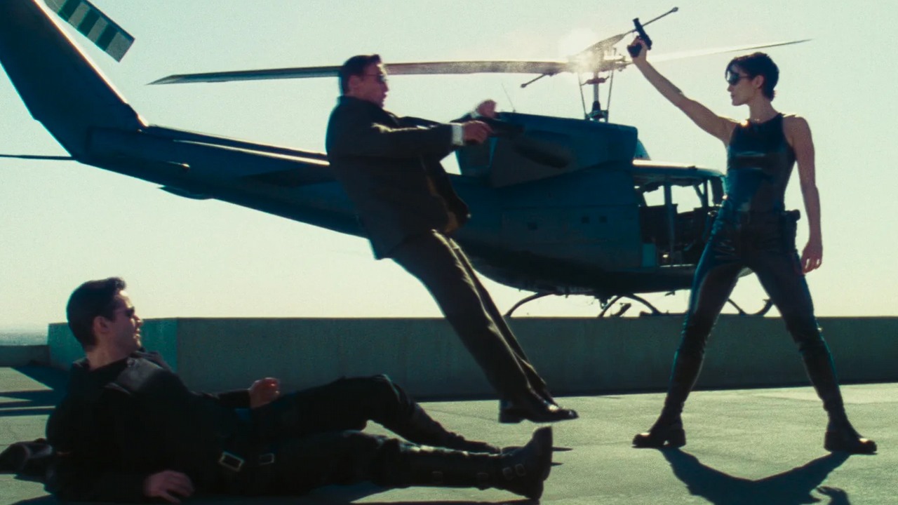 Matrix 5 oficjalnie potwierdzony. Warner Bros. zapowiada też aktorskich Jetsonów z Jimem Carreyem, źródło grafiki: Matrix, Lilly Wachowski, Lana Wachowski, Warner Bros., 1999.