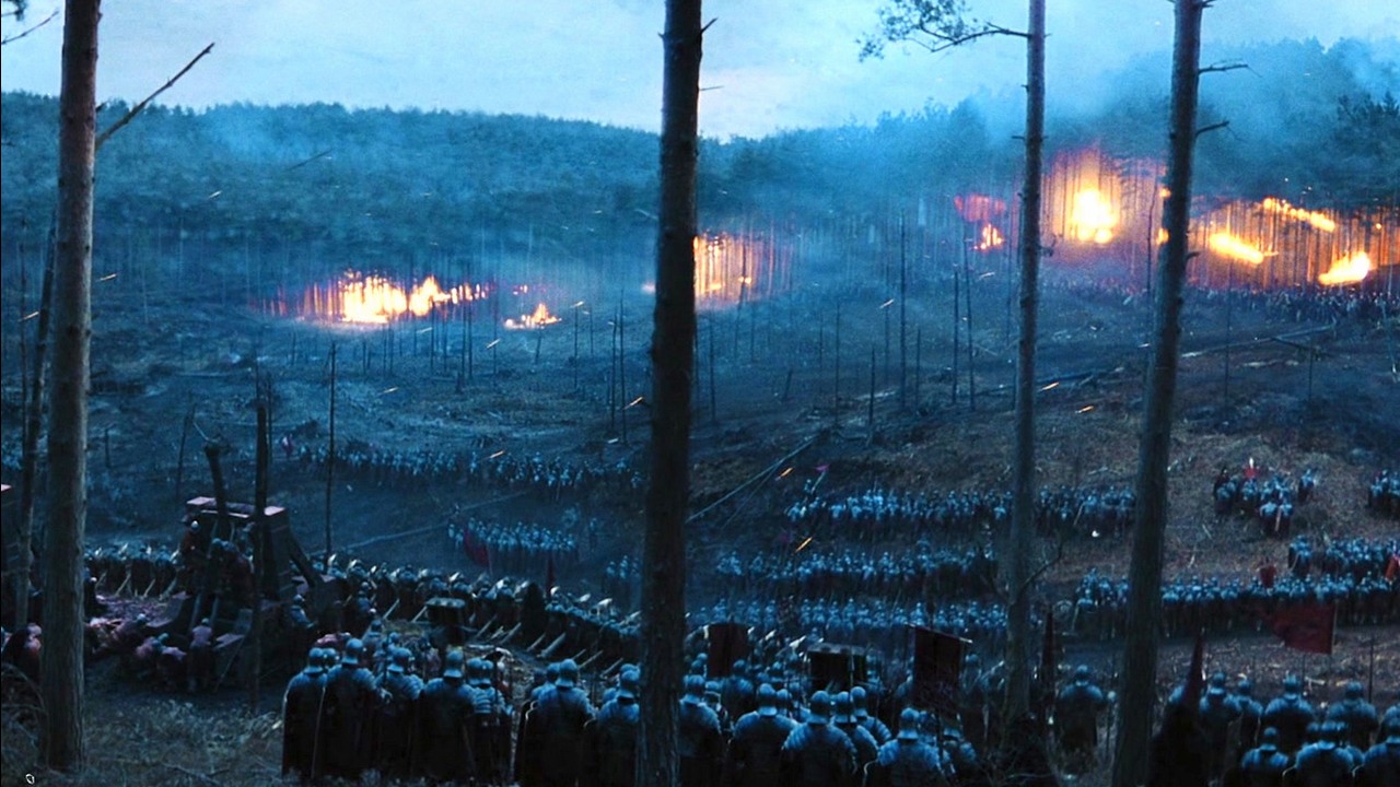 To jedna z najlepszych bitew, jakie kiedykolwiek sfilmowano. W 2000 roku stała się początkiem arcydzieła, które niedługo zniknie z HBO Max, źródło grafiki: Gladiator, Ridley Scott, Universal Pictures, 2000.