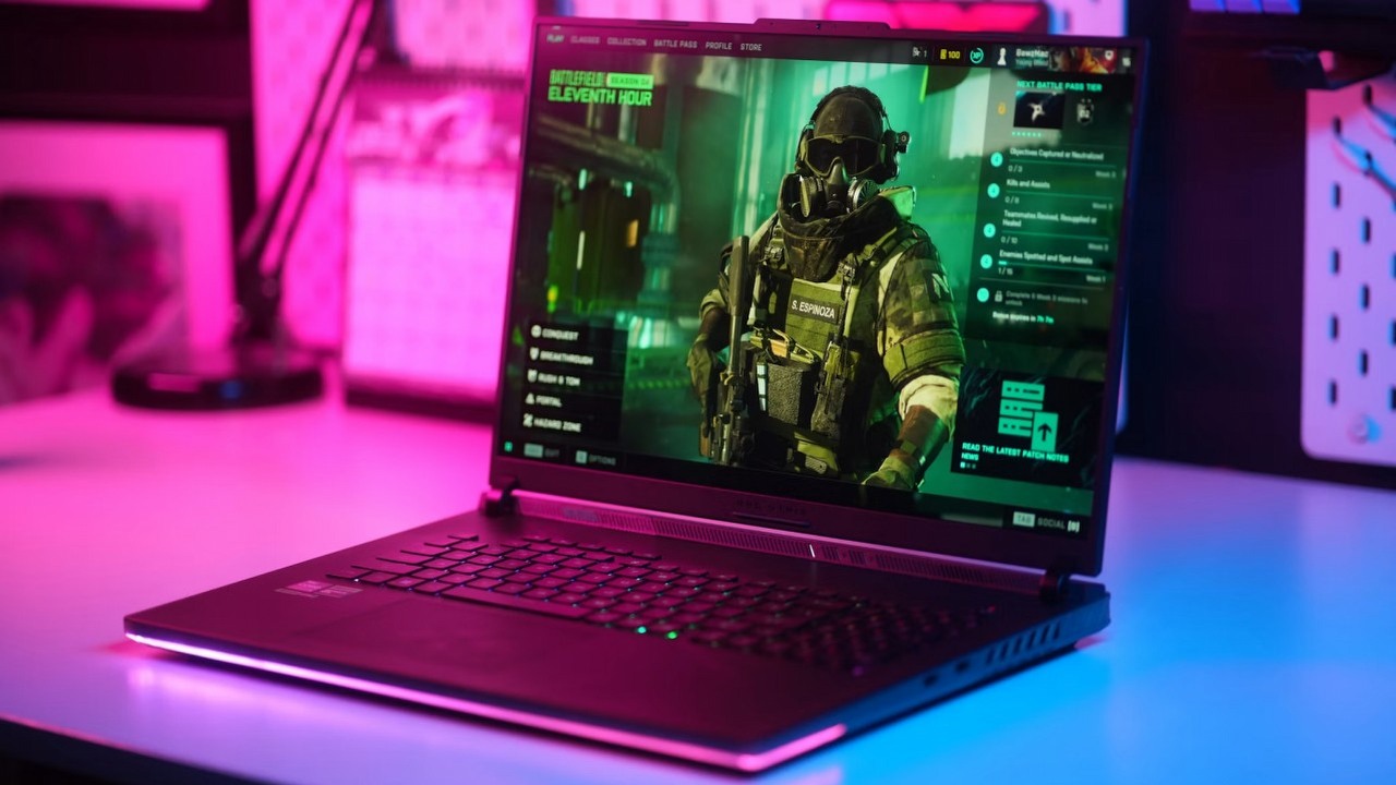 Gracz wysyła laptopa do naprawy, sprzedawca usuwa 32 GB pamięci RAM, a uzasadnienie producenta wprawia klientów w osłupienie, źródło grafiki: Back2Gaming; Unsplash.com; 2026.