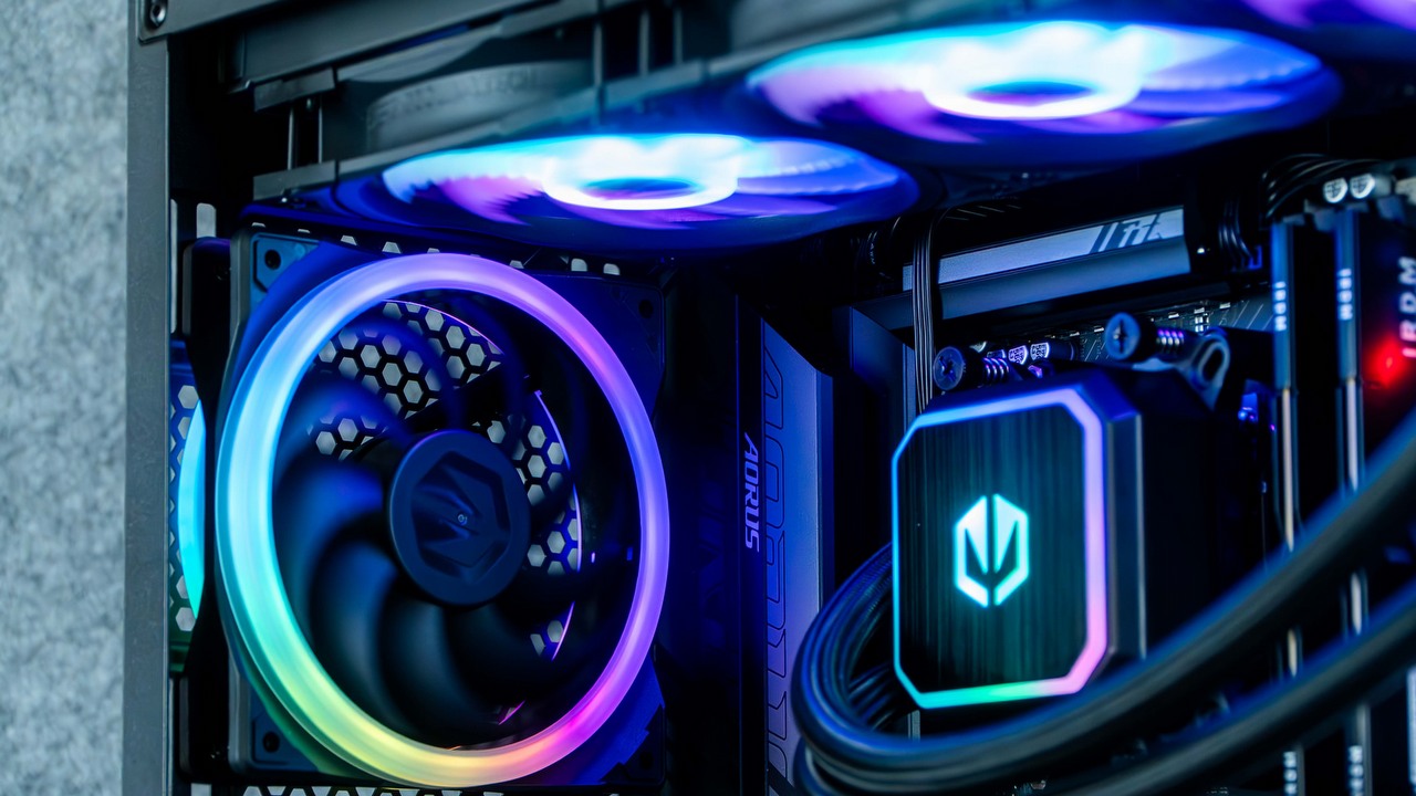 Gotowy komputer do gier Hard-PC z Ryzen 7800X3D i Radeon RX 9070XT - król wydajności do 1440p i 4K?.