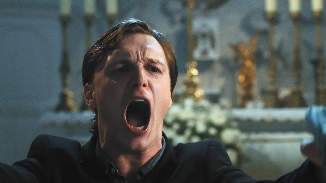 Numer 1 na Prime Video: inspirowana prawdziwą historią polska nowość podbija top 10 pomimo kiepskich recenzji, źródło grafiki: Król dopalaczy, Pat Howl, Monolith Films, 2026.