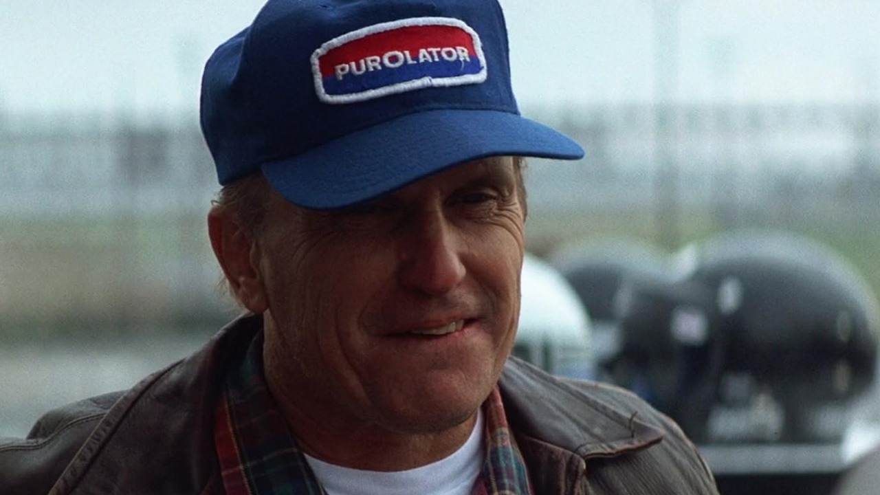 „Wolę pracować z Tomem Cruise’em”. Zdobywca Oscara Robert Duvall odrzucił rolę w jednym z najlepszych thrillerów wszech czasów, źródło grafiki: Szybki jak błyskawica, Tony Scott, Paramount Pictures, 1990.