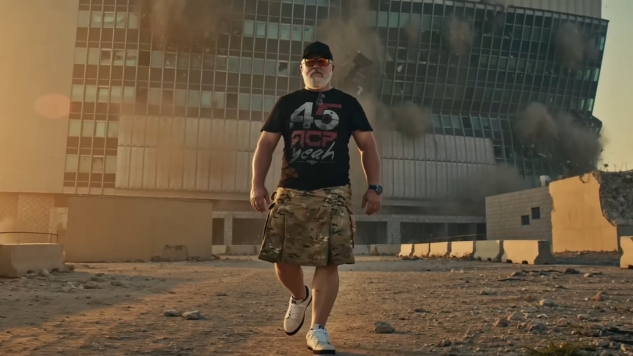 Daniel Vávra nadal broni DLSS 5 i mówi o „niepotrzebnej histerii”. Twórca pokazuje, kiedy technologia poprawia twarze, a kiedy robi z nich koszmar, źródło grafiki: YouTube:  Daniel Vavra; 2026.