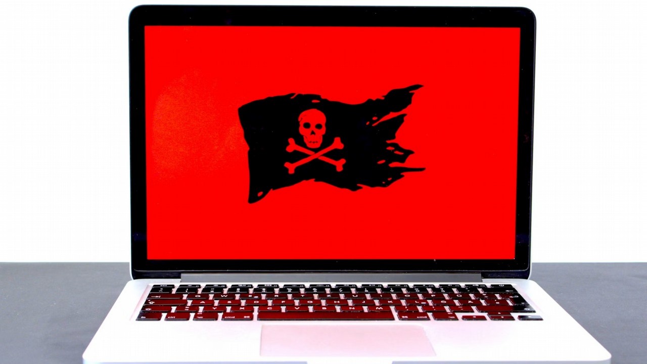 Złamał 26 gier, teraz Denuvo chce złamać jego. Haker oskarżony o ominięcie zabezpieczeń, źródło grafiki: Unsplash.com: Michael Geiger; 2019.