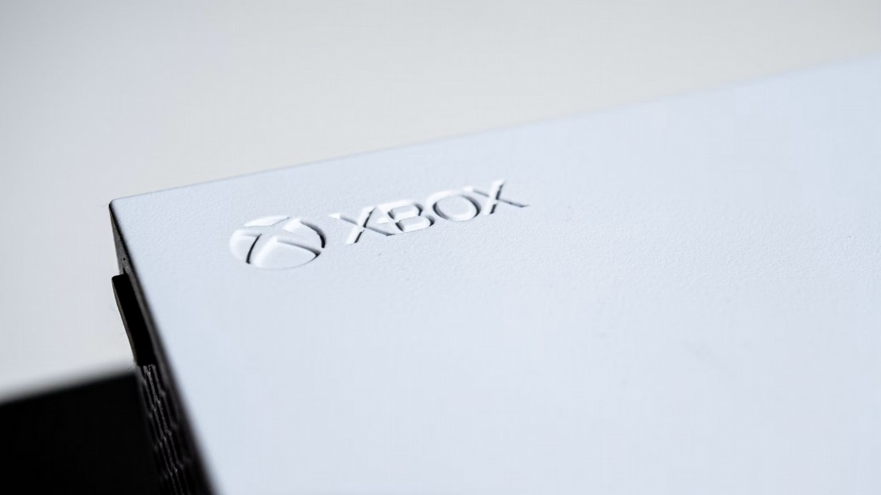 Xbox Helix może być na papierze nawet 40% mocniejszy od PS6. Problemem może okazać się cena, źródło grafiki: Unsplash.com: Mika Baumeister; 2021.