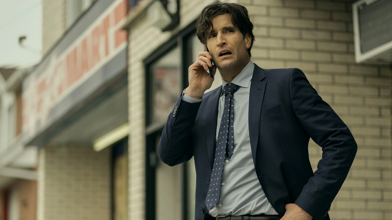Jest numerem 1 w 28 krajach i prześcignął nawet Reachera. Nowy thriller akcji przedłużono o 2. sezon, źródło grafiki: Neagley, Nick Santora, Prime Video, 2026.