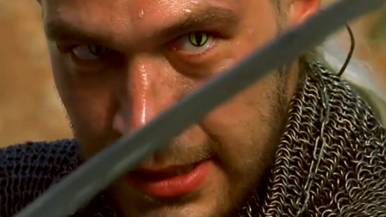 Nowym hitem na Prime Video jest polskie fantasy będące ekranizacją kultowego dzieła, źródło grafiki: Wiedźmin, Marek Brodzki, Vision Film Distribution, 2001.