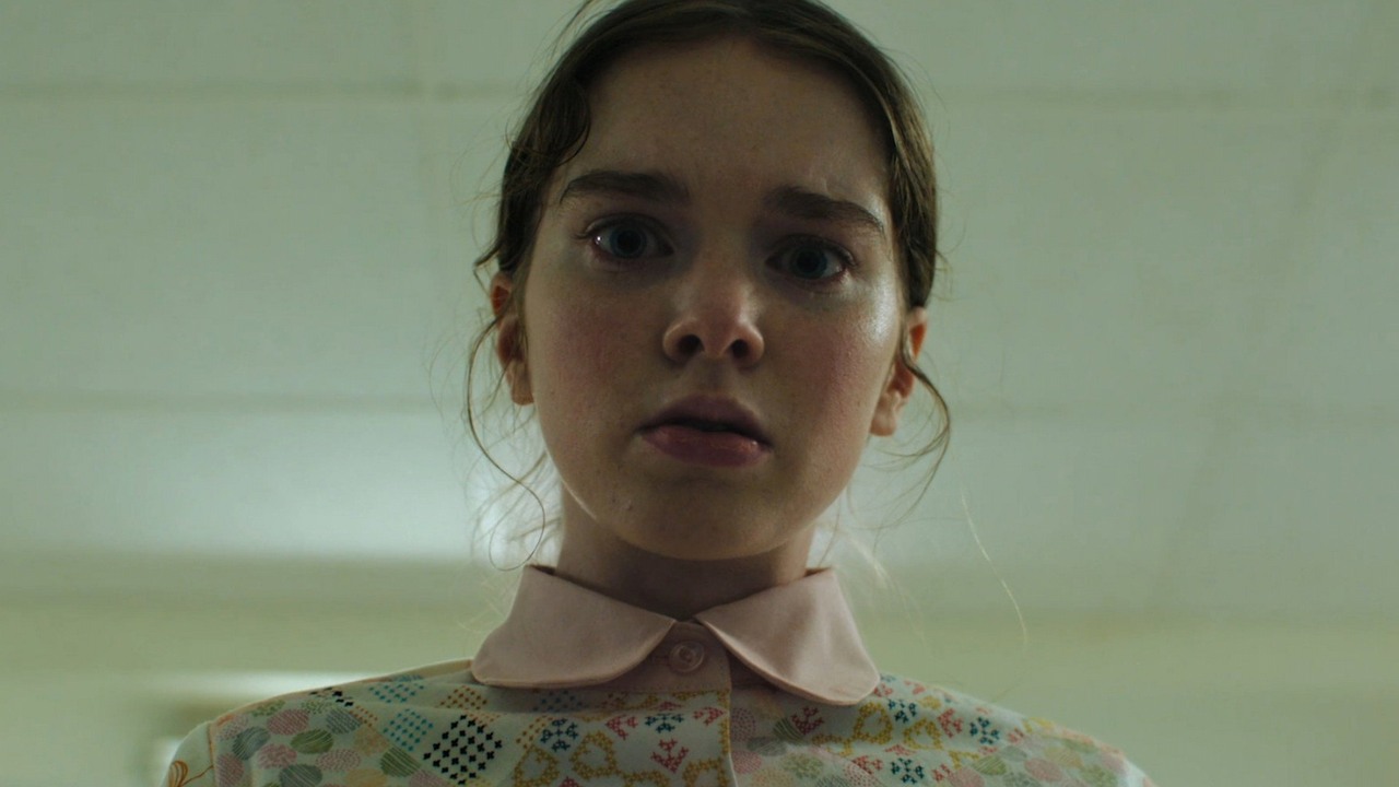 Jutro najważniejsza premiera Prime Video tygodnia. 8-odcinkowy thriller adaptujący powieść Stephena Kinga będzie hitem, źródło grafiki: Carrie, Mike Flanagan, Prime Video, 2026.