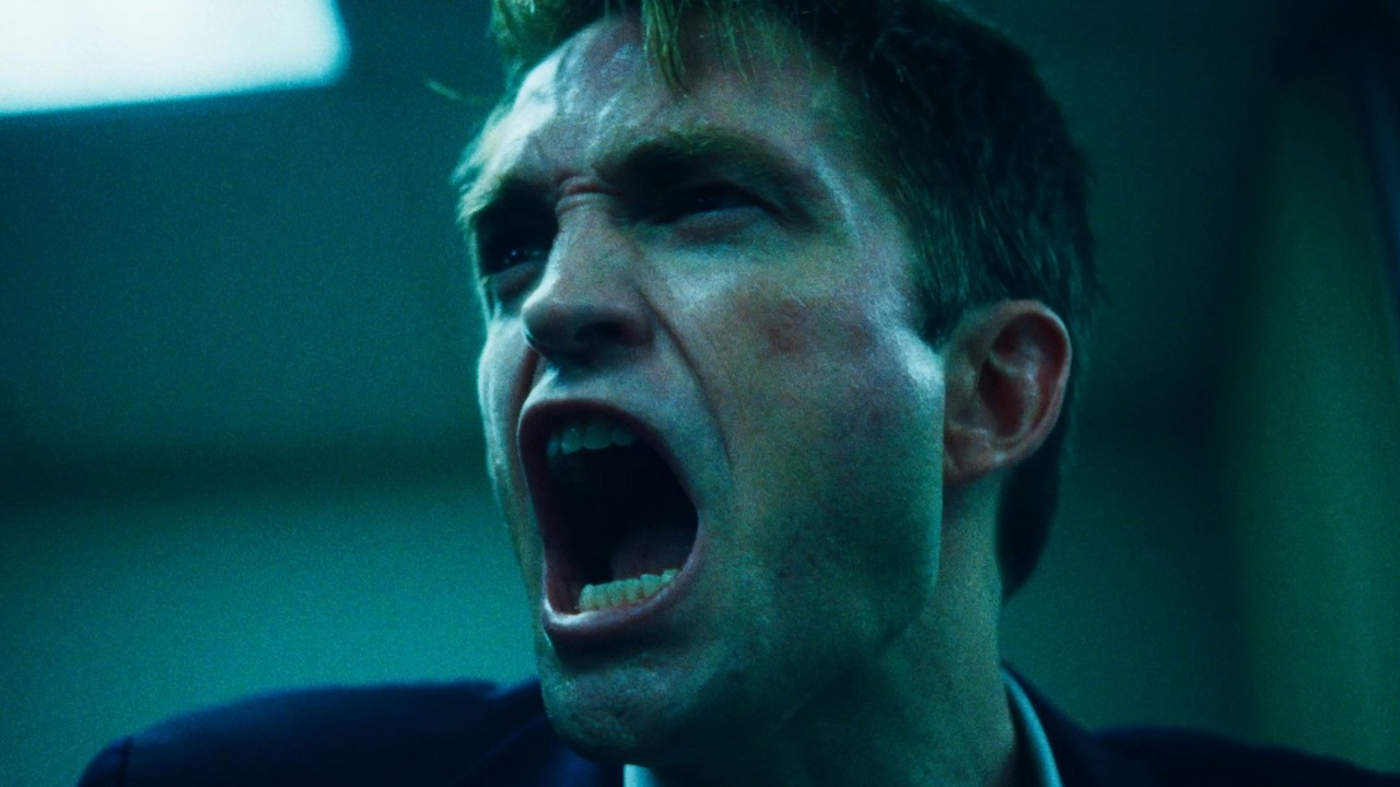 W ten weekend obejrzysz aż 3 intrygujące premiery: wśród nich „wciągający” thriller z Robertem Pattinsonem i z prawie 90% na Rotten Tomatoes, źródło grafiki: Primetime, Lance Oppenheim, A24, 2026.