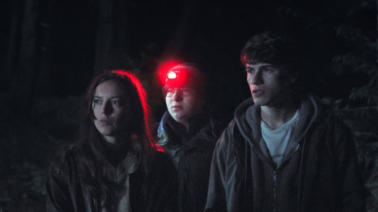 „Jeden z najlepszych thrillerów roku” zadebiutował na Disney+. Ma niemal 90% na Rotten Tomatoes i jest już w top 10, źródło grafiki: Ściema, Nick Paley, Hulu, 2026.