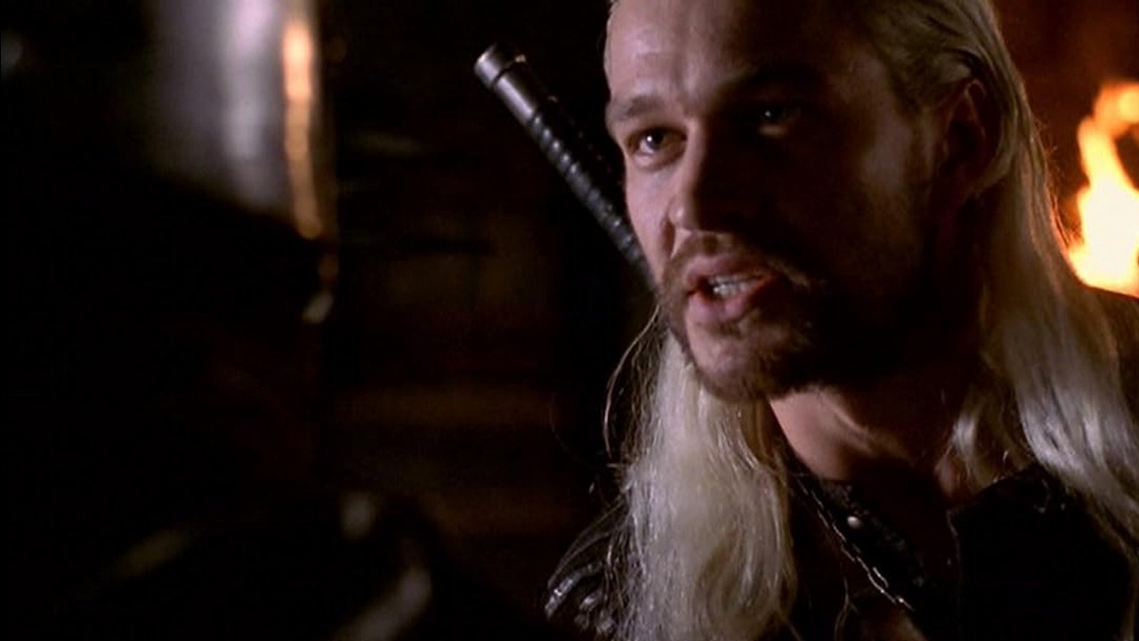 Po 25 latach do kin wraca polskie fantasy będące ekranizacją kultowego dzieła. Film na wielkich ekranach obejrzycie już za miesiąc, źródło grafiki: Wiedźmin, Marek Brodzki, Vision Film Distribution, 2001.
