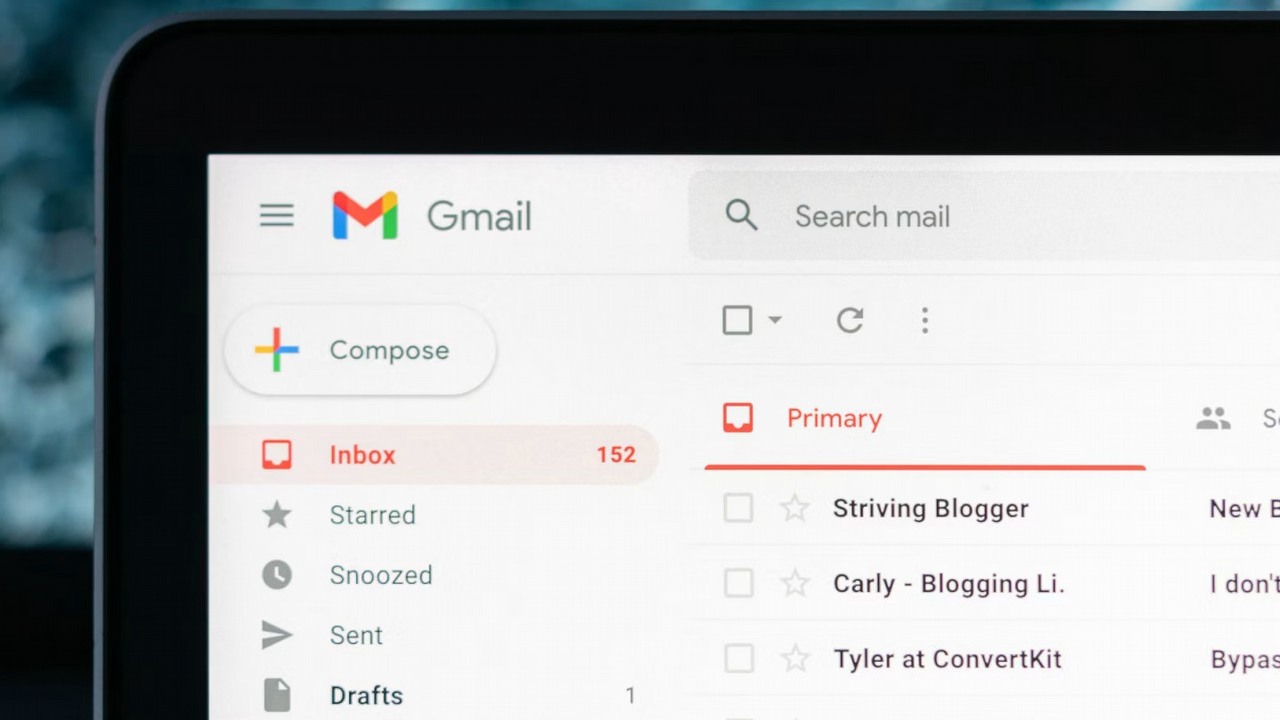 Gmail i Zdjęcia Google z ważną zmianą po 5 latach. Maile i zdjęcia mogą pośrednio pomóc w dobieraniu reklam, źródło grafiki: Unsplash.com: Justin Morgan; 2021.