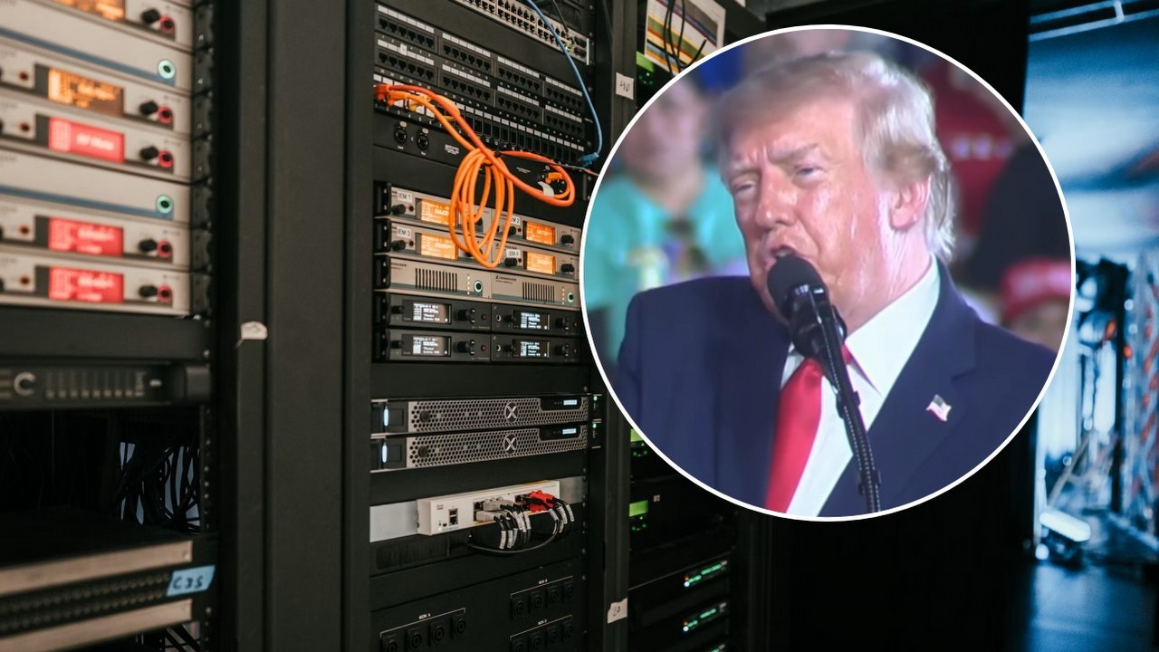 Donald Trump znowu forsuje „SI” zamiast „AI”. Tym razem chce wyrzucić „sztuczną inteligencję” z urzędowych dokumentów, źródło grafiki: Unsplash.com: Kevin Ache; 2023 / YouTube: KSAT 12; 2026.