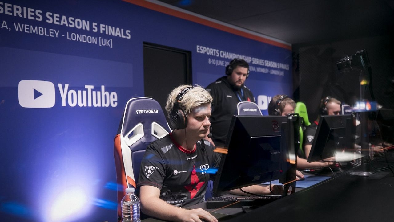 Skandal na scenie CS:GO. Bany dla trenerów wykorzystujących bug.