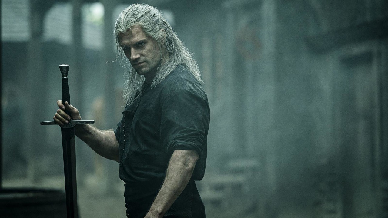 Wiedźmin Netflixa - Bagiński i Hissrich bronią zbroi Nilfgaardu.